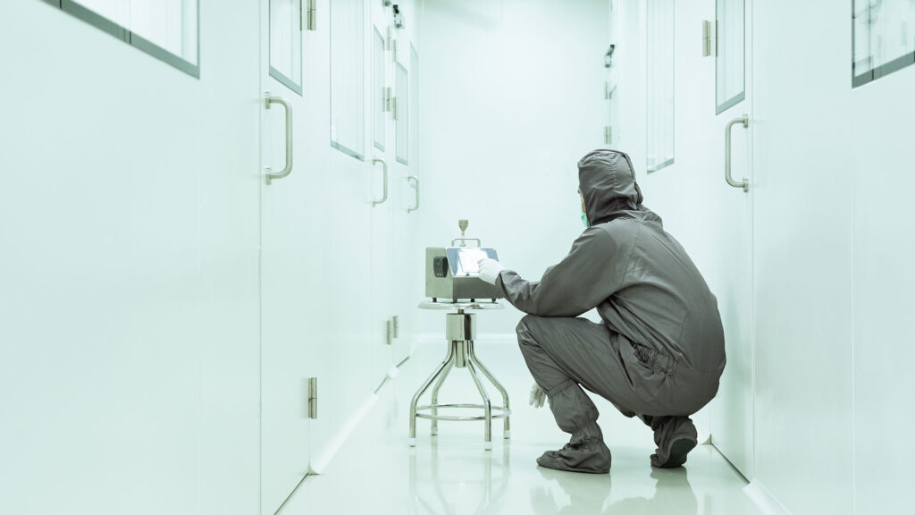 Ex_Cleanroom_1850429707-huge